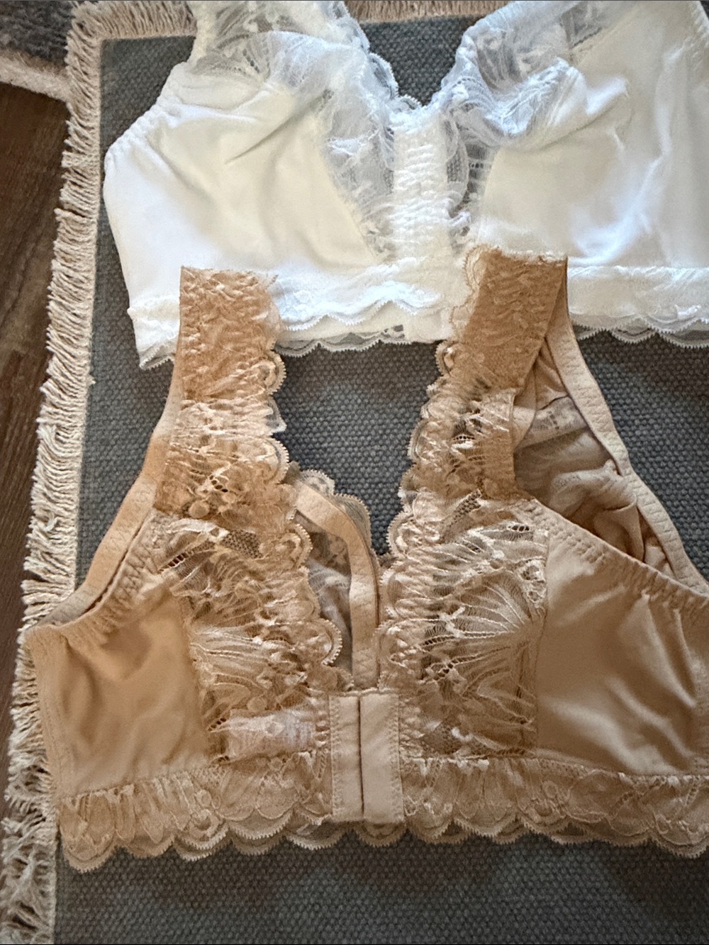 Breezies soft support Lace Trim Bralette Top - White, Nude, Black small - Picture 5 of 13